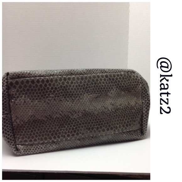 Dooney & Bourke Embossed Snakeskin Pocket Sac - Picture 6 of 6